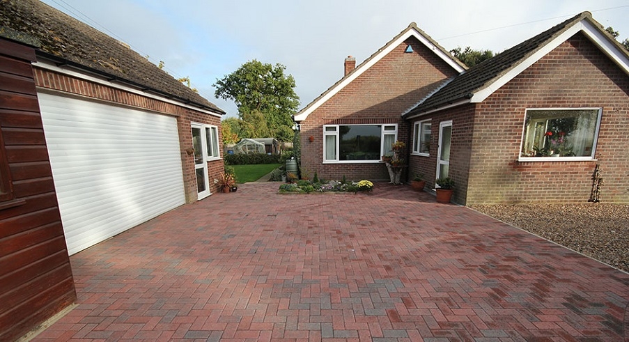 A driveway paved by Knights Paving & Landscaping