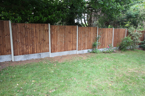 Close board fencing