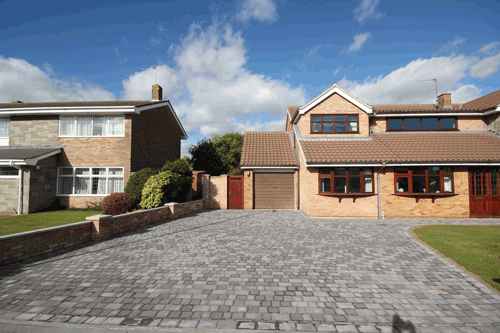 Installing brickweave driveway paving blocks